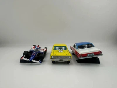 Hotwheels INDYCAR diecast stand 1/64 - Image 1 of 4
