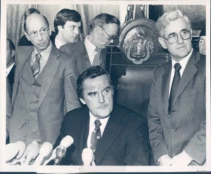 1980 Boston State House Mbta Crisis Press Conference Photo 8X10 - Picture 1 of 4