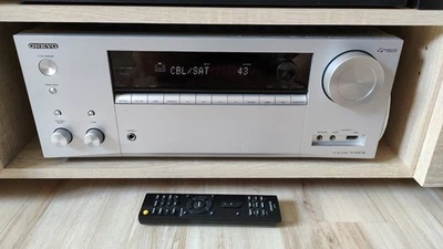 Onkyo TX-NR676E 7.2 AV-Receiver Silber - Bild 1 von 2