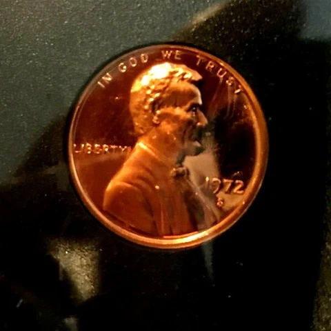 1972 P D  LINCOLN CENT In Mint Cello + PROOF (3 Coins) Cover
