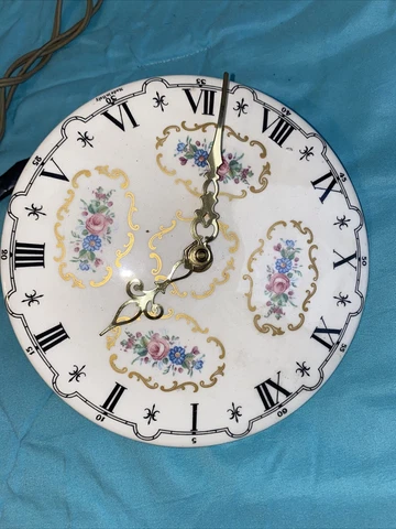 Vintage 1970's Ingraham Co Floral Style Ceramic Chiming Clock Model 17 Cover