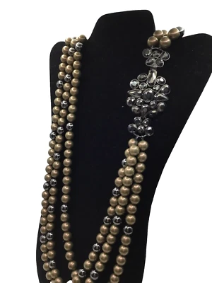 Deslumbrante colar de contas de 3 fios ~ Bronze e preto ~ prendedor de flores pretas - Imagem 1 de 4