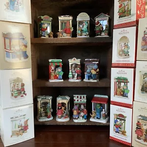 11 piezas Hallmark Keepsake Navidad Ventanas Adornos Todos los Años 2006-2016 Caja Original - Imagen 1 de 14