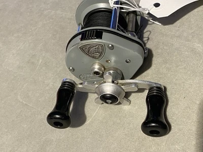 Pflueger Supreme, carrete estrecho, carrete gratis ¡GUAU! Foto 1 de 4