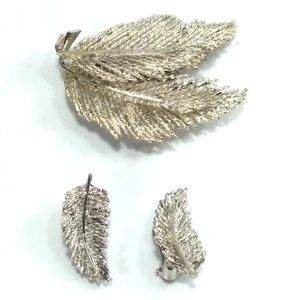 3 Pc Set Brooch & Clip On Earrings of Silver Tone Leaves / Feathers Jewelry - Picture 1 of 10