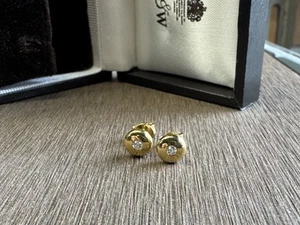18ct yellow gold diamond earrings. By Mappin & Webb - Picture 1 of 19