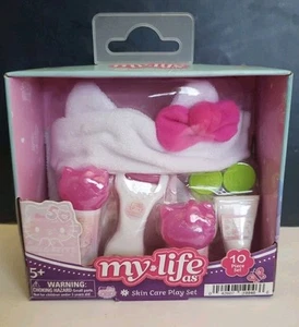 My Life As Hello Kitty 50th Sanrio (2024) Set Gioco 10pz Cura della Pelle Rullo Viso - Foto 1 di 2