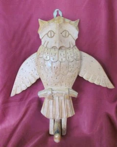 VINTAGE HAND MADE WOODEN WALL DECORATION FIGURINE – OWL w/MOVING WINGS - Picture 1 of 10