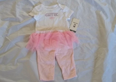 NBA Baby Girl's New Orleans Pelicans Bodysuit & Pants Tulle Pink/White 3-6M Cover