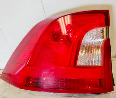lanterna traseira volvo s60 esquerda lâmpada L externa quarto montado TESTADO 11-17 31395930 - Imagem 1 de 2