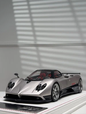 Pagani Zonda F (argento) [Davis & Giovanni] scala 1:18 - Immagine 1 di 4