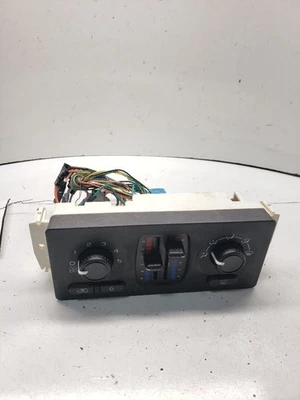 Temperature Control Front Manual Opt CJ3 ID 25945047 Fits 03-09 ENVOY 1382478 - Image 1 of 4