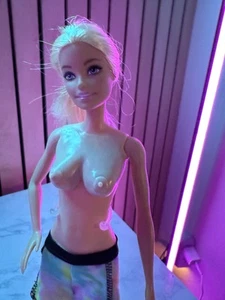Barbie ™️ anatomically correct barbie doll with augmented breasts - Picture 1 of 6