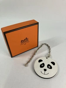 HERMES Bolso Panda Dije Llavero Cuero × Plateado con Caja - Imagen 1 de 11