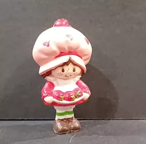 CHARLOTTE AUX FRAISES / FIGURINE PVC / 5CM / AVEC FRAISES - Foto 1 di 1