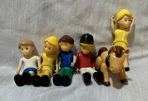 Vintage 1980s Little Tikes Dolls Dollhouse Figures Family Mom/dad/son equestrian - Picture 1 of 4