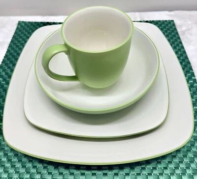 Ajuste de lugar Noritake Colorwave 4 piezas (taza de placa) gres verde manzana/blanco Foto 1 de 4