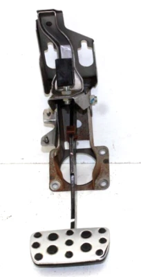 Subaru Forester XT 2009-13 pedal de freno transmisión automática OEM P/N 36010SC080 Foto 1 de 4