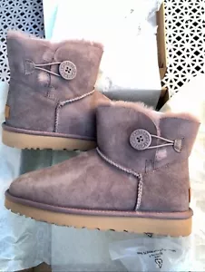 Uggs Mini Bailey Button Mauve Größe 8,5 UK - Bild 1 von 7
