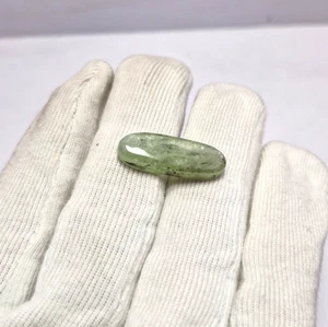100 % natürlicher grüner Kyanit Edelstein glatt ovale Form loser Edelstein 18,45 kt - Bild 1 von 7