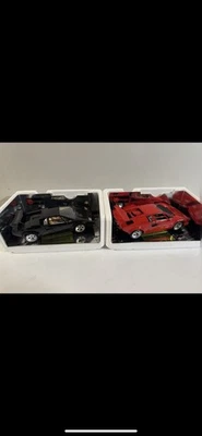 Lote de 2 Lamborghini Countach BURAGO 1/18 Die Cast Colección Oro Foto 1 de 4