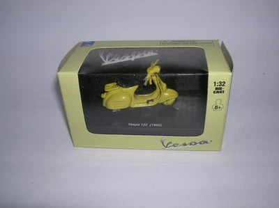 NewRay Vespa 125 Baujahr 1960 senf gelb yellow, 1:32 Art. 06047 - Bild 1 von 3