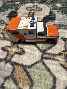 Vintage Matchbox Superfast Ambulance 1977 1994 Paramedics White Orange Die Cast - Picture 1 of 7