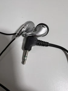 Genuine SONY MDR-E831 Silver Walkman Earphones/Headphones/Headphones! 1A! - Picture 1 of 4