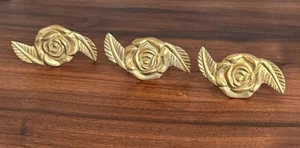 Vintage Serviettenhalter Ringe massiv Messing Rose 3er Set Blumen Shabby Chic - Bild 1 von 3