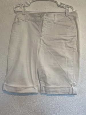 Bermudas blancas Charter Club para mujer talla 8 puños Foto 1 de 4