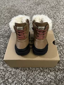 (Brand New) Chestnut Unisex Infant Ugg Ashton Addie Boots Size 7 - Picture 1 of 4