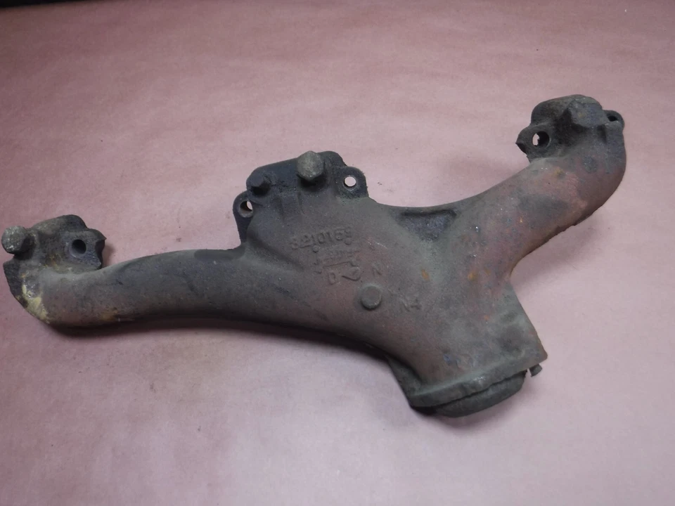 Jeep Wagoneer J10 J20 AMC V8 Exhaust Manifold Driver Side Free Ship - Image 1 of 4
