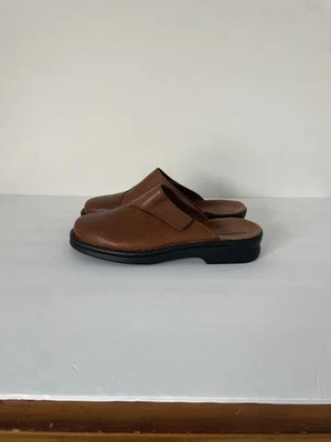 Clarks Women’s Patty Tayna Clogs/Mules Brown 9 - Image 1 of 4