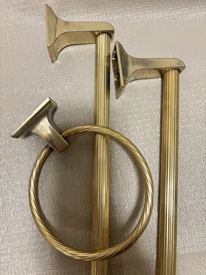 复古金色毛巾条和戒指,24 英寸好莱坞浴室 MCM — 第 1/4 张图片