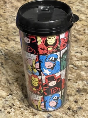 Taza de viaje con tapa Marvel Super Heroes Foto 1 de 4