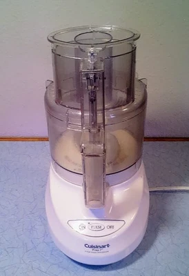 Cuisinart Prep 7 DLC-2007N 600W  7 Cup Food Processor. Very Good Condition. - Image 1 of 2