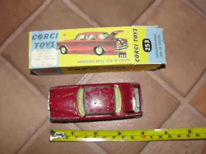 CORGI TOYS 230 MERCEDES-BENZ 220 SE COUPE - Picture 1 of 11