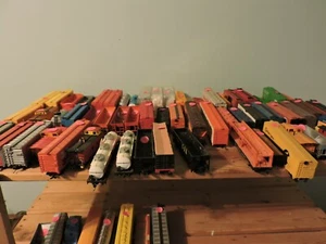 HO CARS FROM $4 TO $21 DOLLARS ALL ARE COMPLETE - Picture 1 of 387