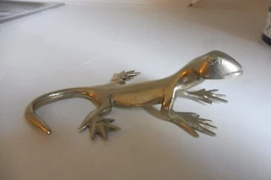 Bonita Vieja Figura De Metal, Lagarto - Imagen 1 de 3