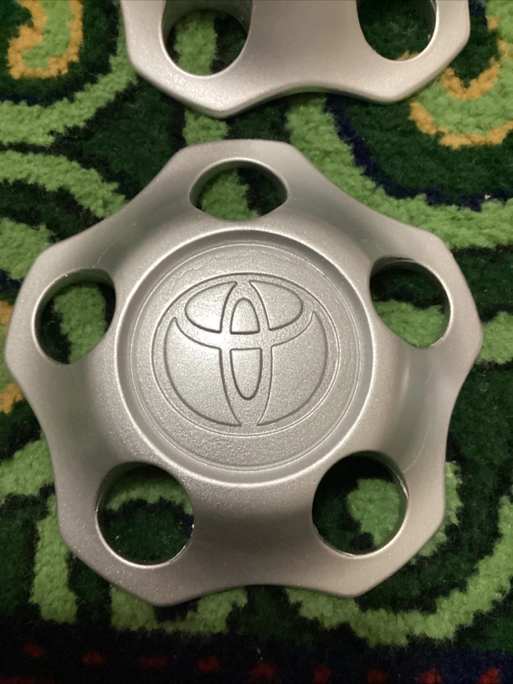 Toyota Tacoma Center Cap Hubcap 2001-2005 42603_04060 Repainted Silver 1piece - Image 1 of 4