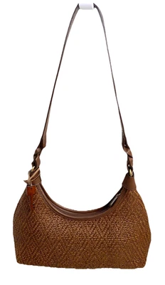 Bolso de Hombro Media Luna Tejido Marrón Fossil De Colección Cuero Sintético Borde Madera Llavero Dije Foto 1 de 4