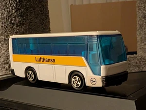 CAPTIVATING LUFTHANSA BUS DIECAST VG LIKENESS & INTERIOR DETAILED WELLY 1:64 SCL - Picture 1 of 21