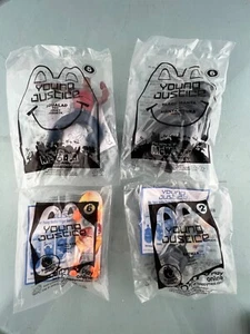 McDonald's Young Justice DC Aqualad, Black Manta, skateboard Batman + - Foto 1 di 7