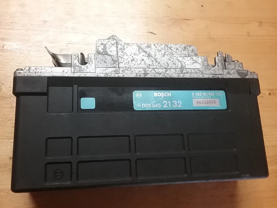 Módulo de control ABS 005 545 2132 (automático) Mercedes Benz 300E 1985-1993 Foto 1 de 4