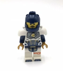 LEGO Space Ranger minifigure Spring 2024 Store Exclusive mini figure - Picture 1 of 5