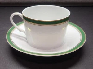 Raynaud Limoges Francia Diplomado En Taza Verde y Platillo - Imagen 1 de 1