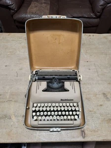 Vintage Smith Corona Silent Super Typewriter w/ Tan Case 1950s~ - Picture 1 of 9