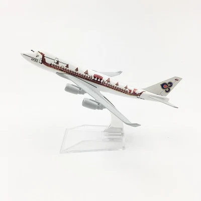 1:400 Diecast Airplane Model 16cm Boeing 747 Thai Dragon Airlines Collection - Image 1 of 4