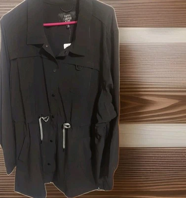 Chaqueta Anorak Tejida Elástica TORRID Happy Camper Negra Profunda Talla 5X Talla Grande Nueva con Etiquetas Foto 1 de 4