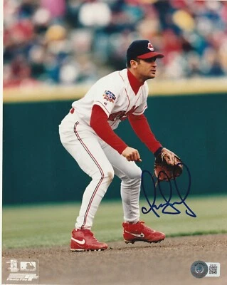 FOTO Beckett autêntica OMAR VIZQUEL assinada Cleveland INDIANS 8x10 - Imagem 1 de 2